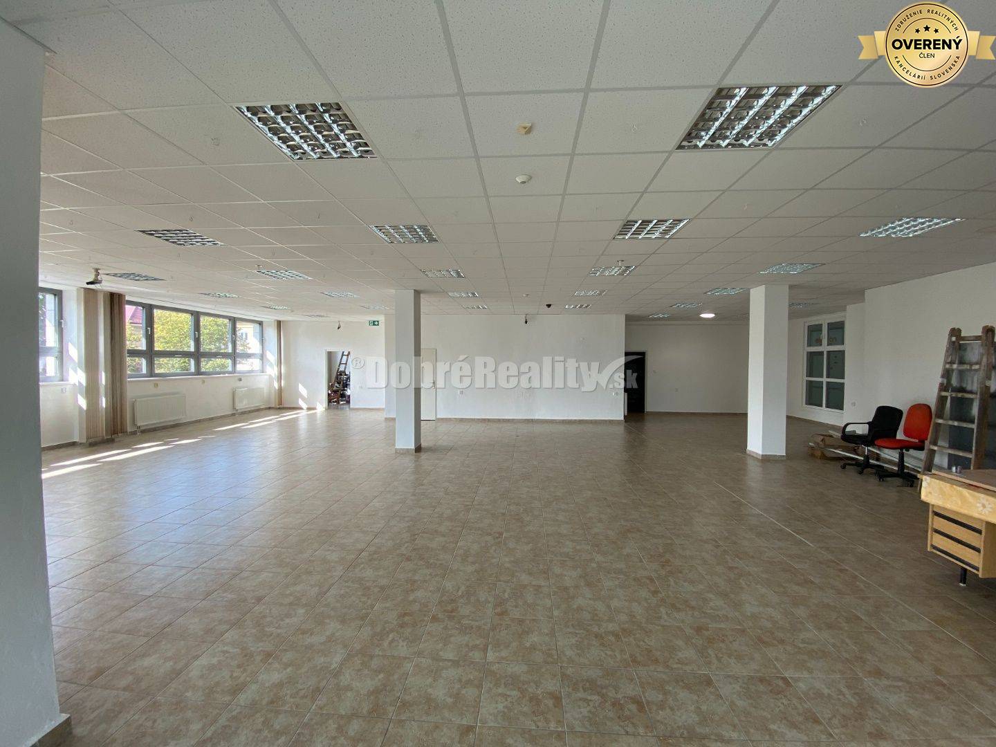 Na prenájom pekný obchodný priestor o rozlohe 250m2 v Rimavskej Sobot