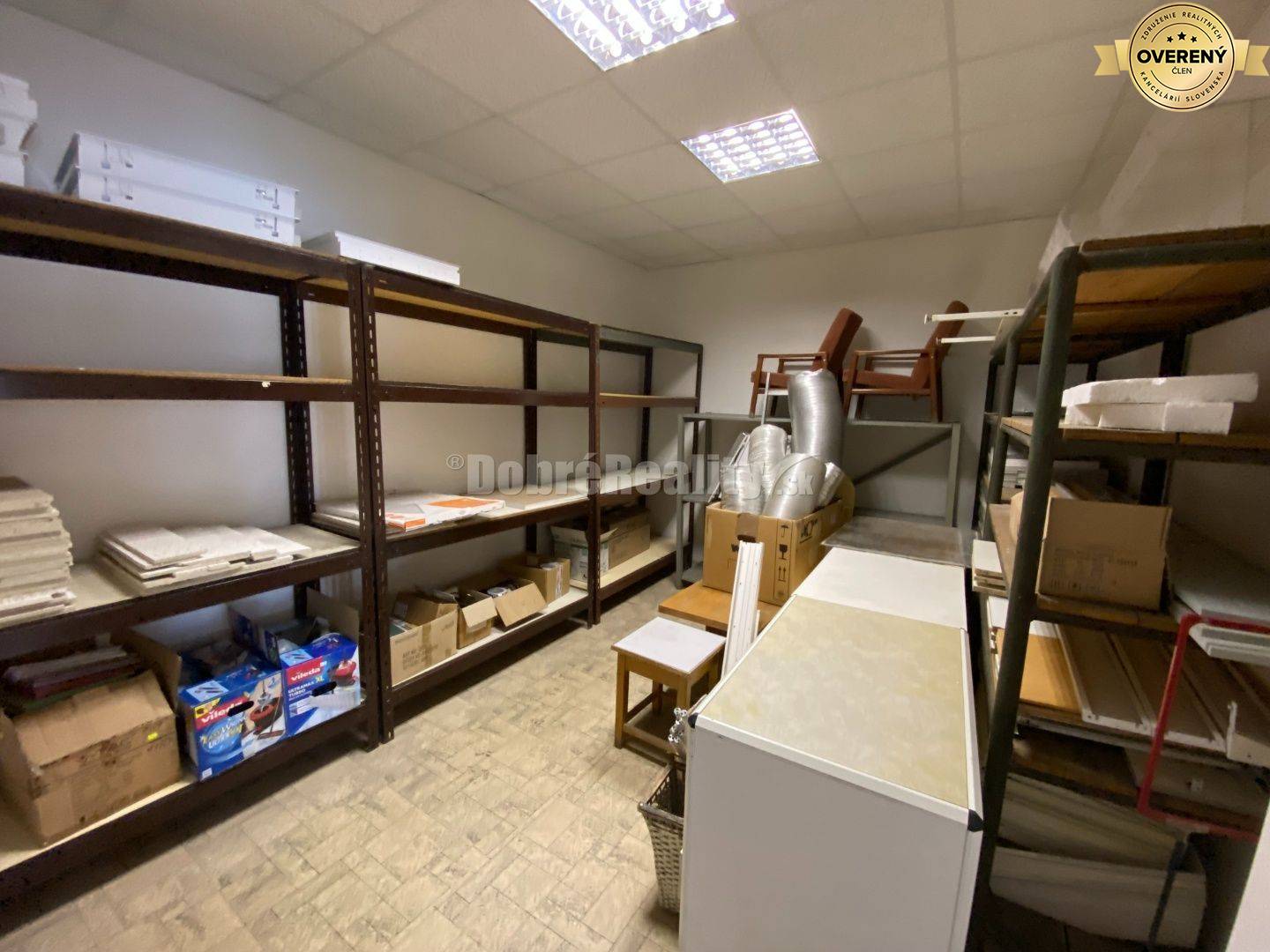 Na prenájom pekný obchodný priestor o rozlohe 250m2 v Rimavskej Sobot