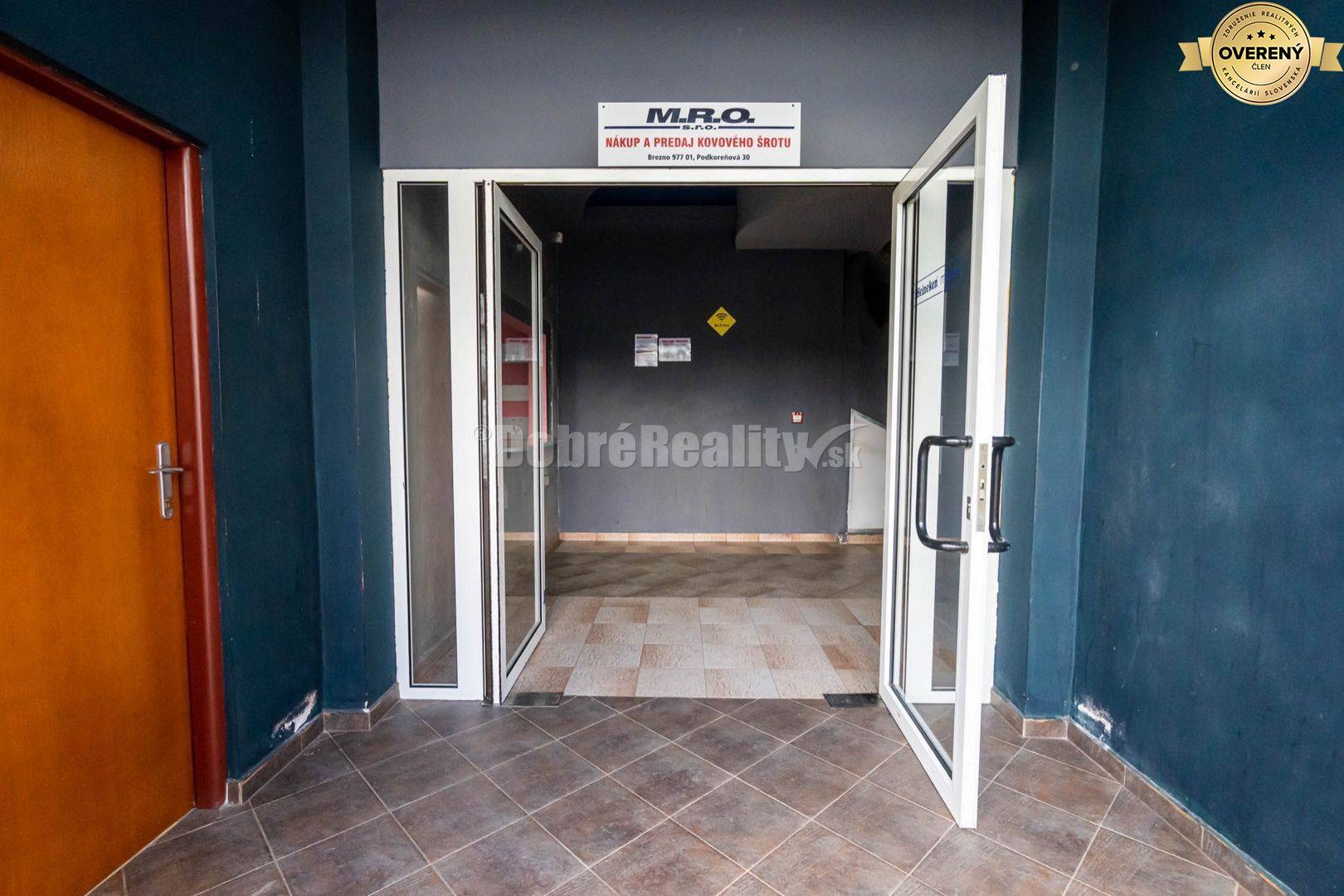 PREDAJ: Polyfunkčný objekt Sokolovňa, 1395 m2, Brezno