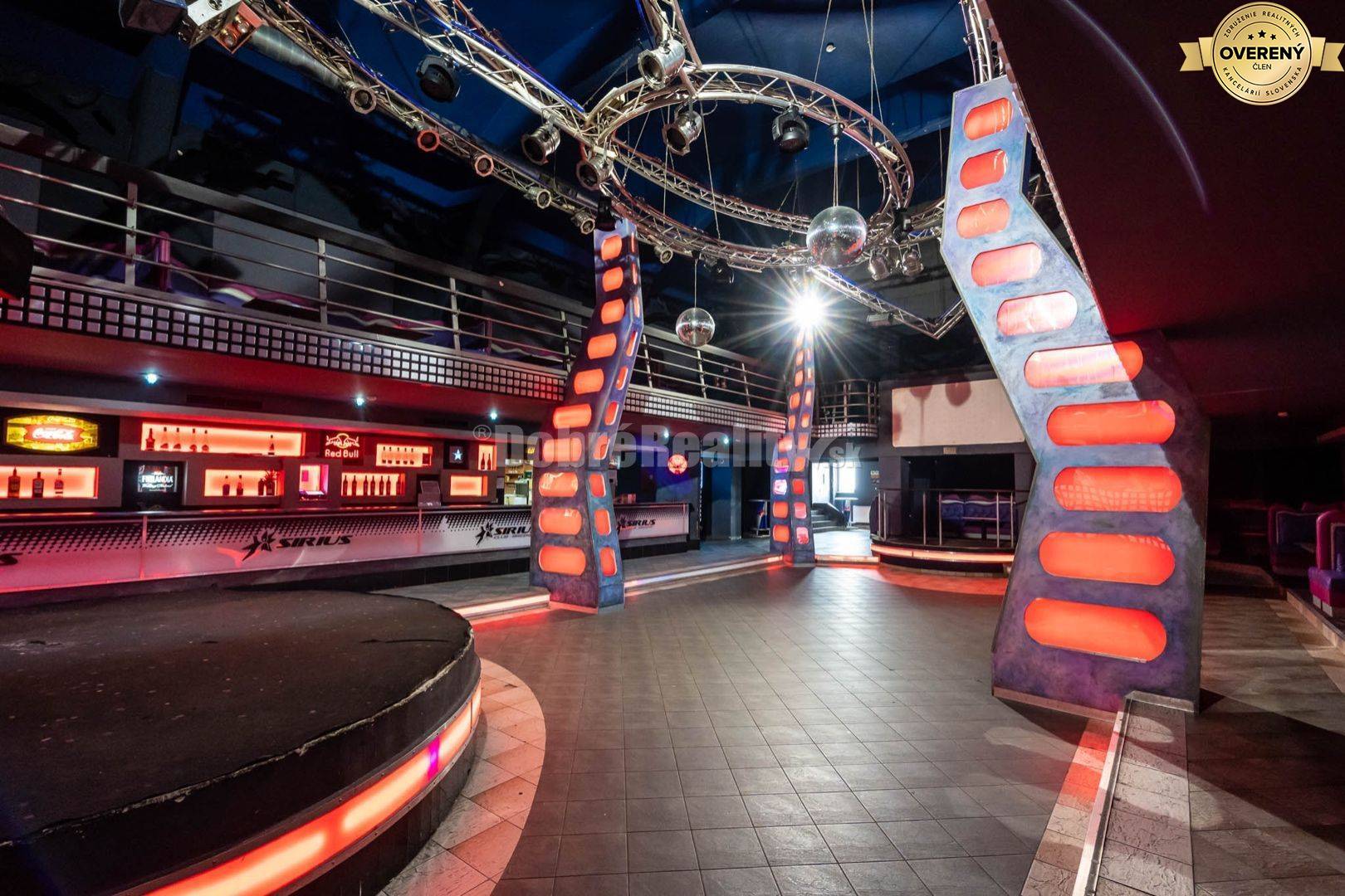 PREDAJ: Polyfunkčný objekt Sokolovňa, 1395 m2, Brezno