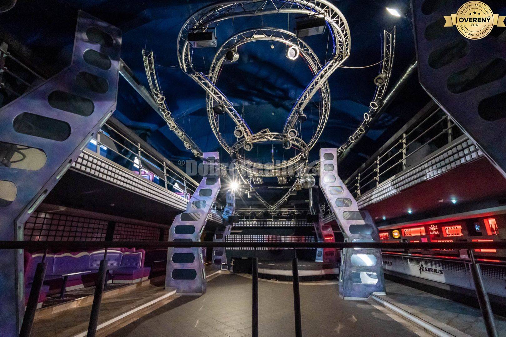 PREDAJ: Polyfunkčný objekt Sokolovňa, 1395 m2, Brezno