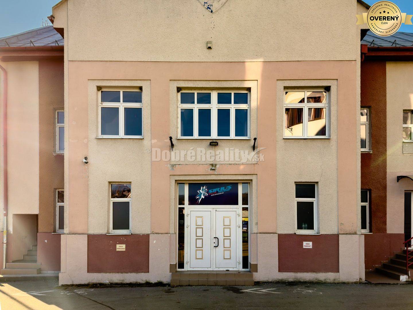 PRENÁJOM: Sokolovňa - hlavná sála, 815 m2, Brezno