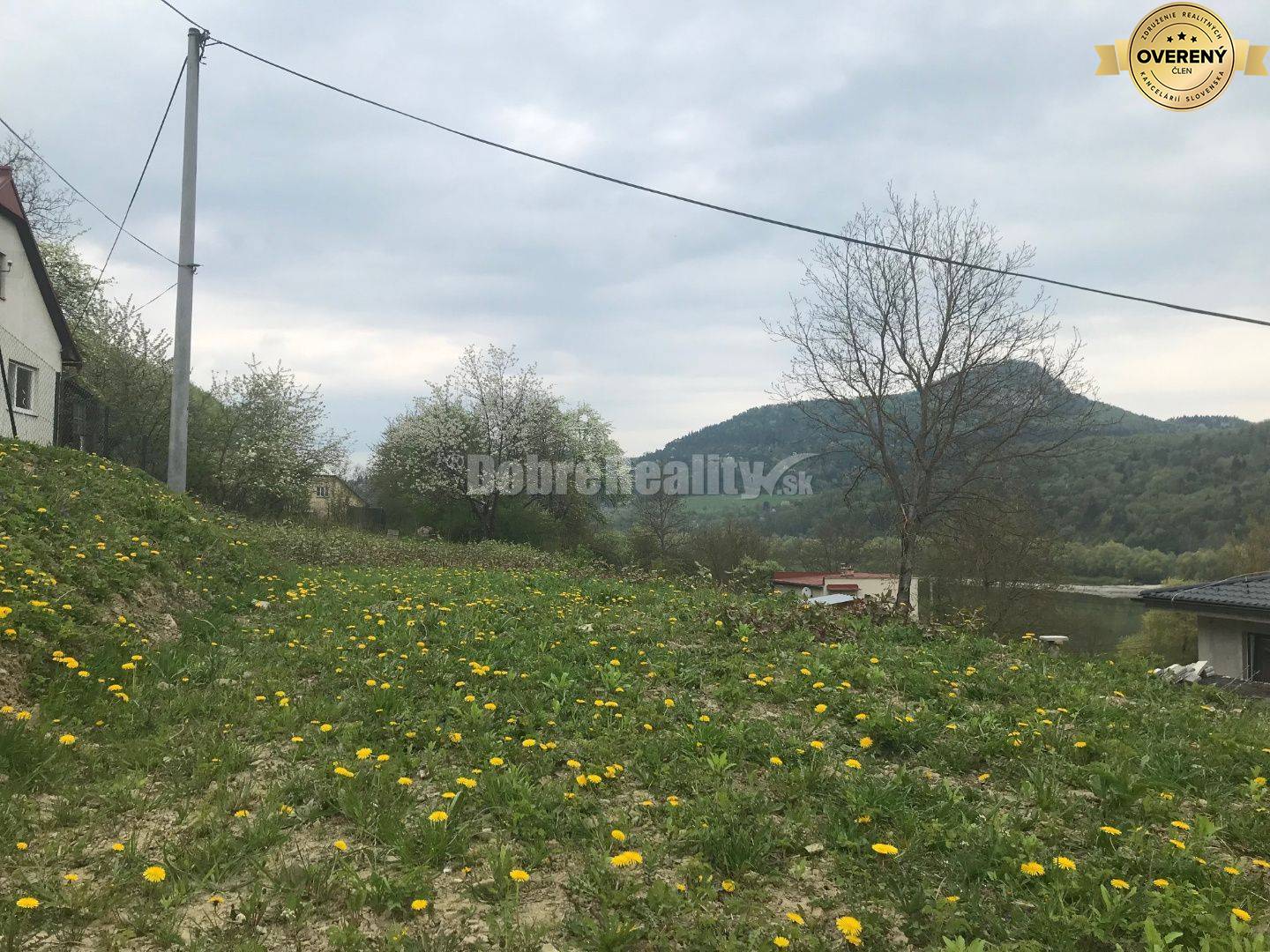 PREDAJ: pozemok pre rodinný dom - 937 m2 Považská Bystrica časť Miloch