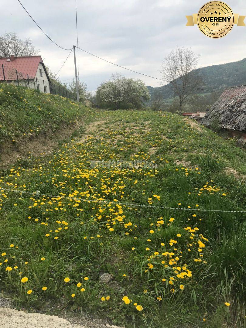 PREDAJ: pozemok pre rodinný dom - 937 m2 Považská Bystrica časť Miloch