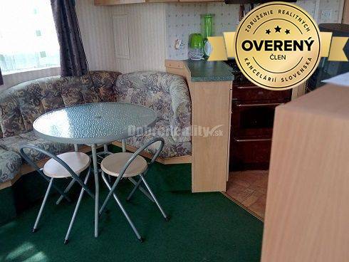 Parádny pozemok s mobilným domom na predaj