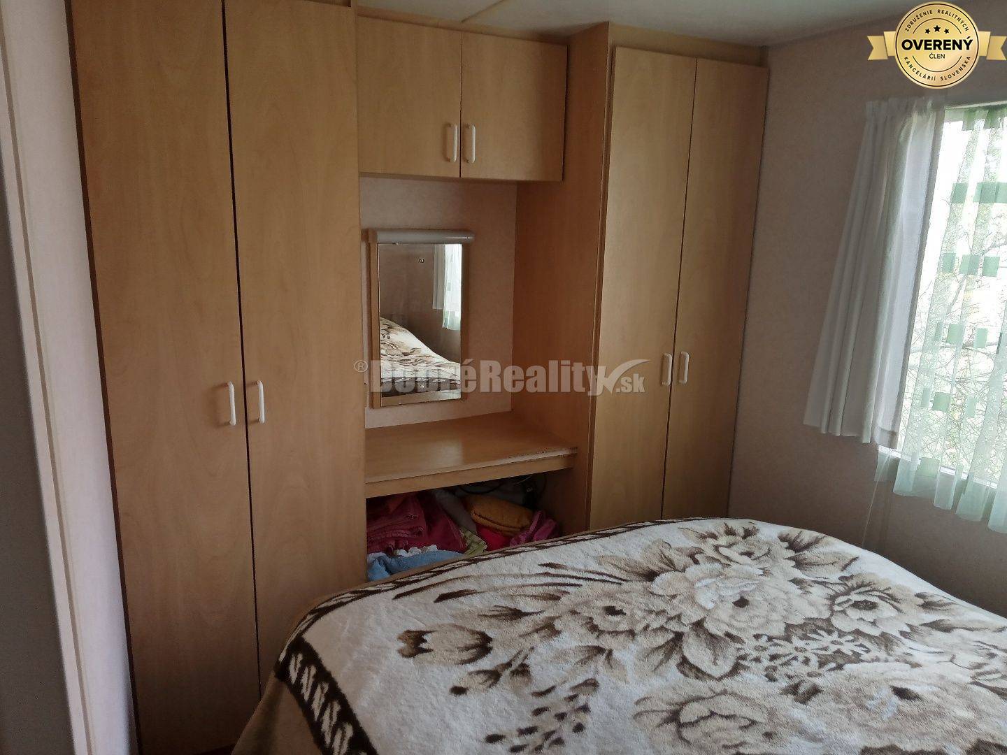 Parádny pozemok s mobilným domom na predaj