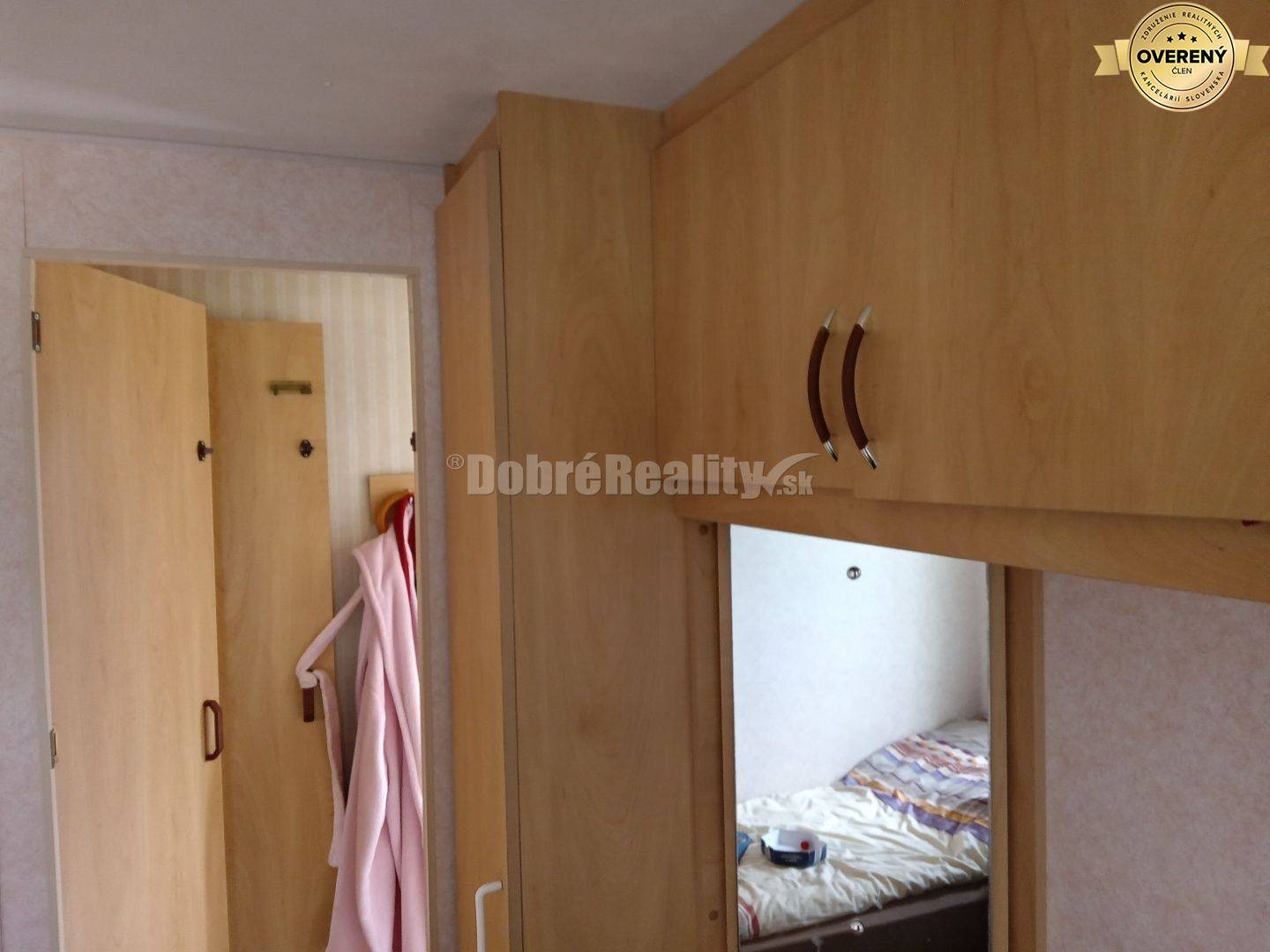 Parádny pozemok s mobilným domom na predaj