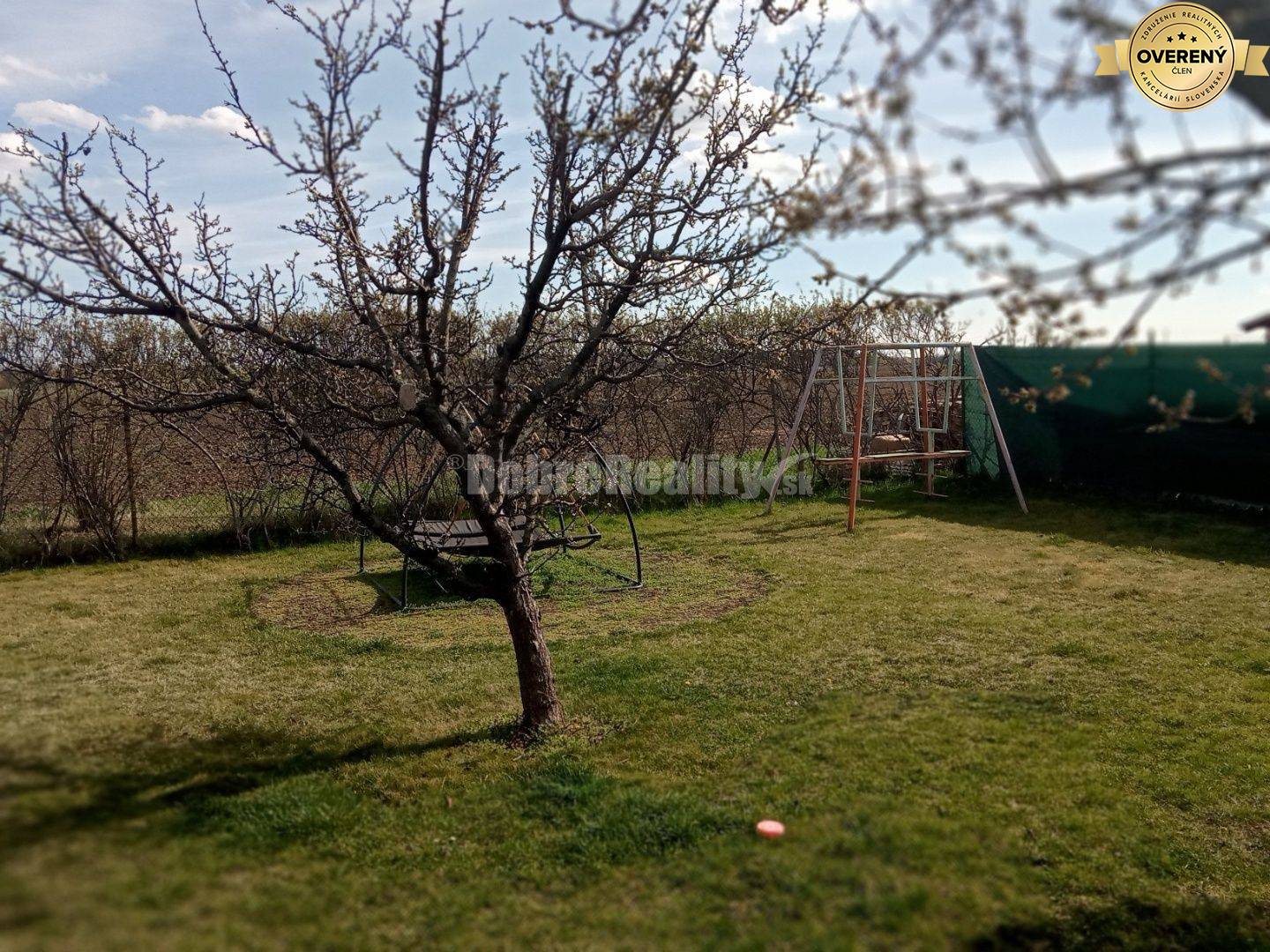 Parádny pozemok s mobilným domom na predaj