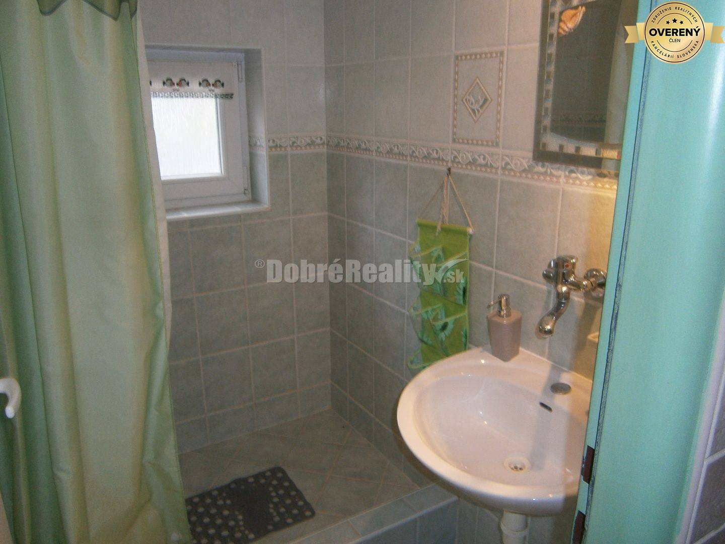 TOP: na predaj penzión v obci Podhájska !