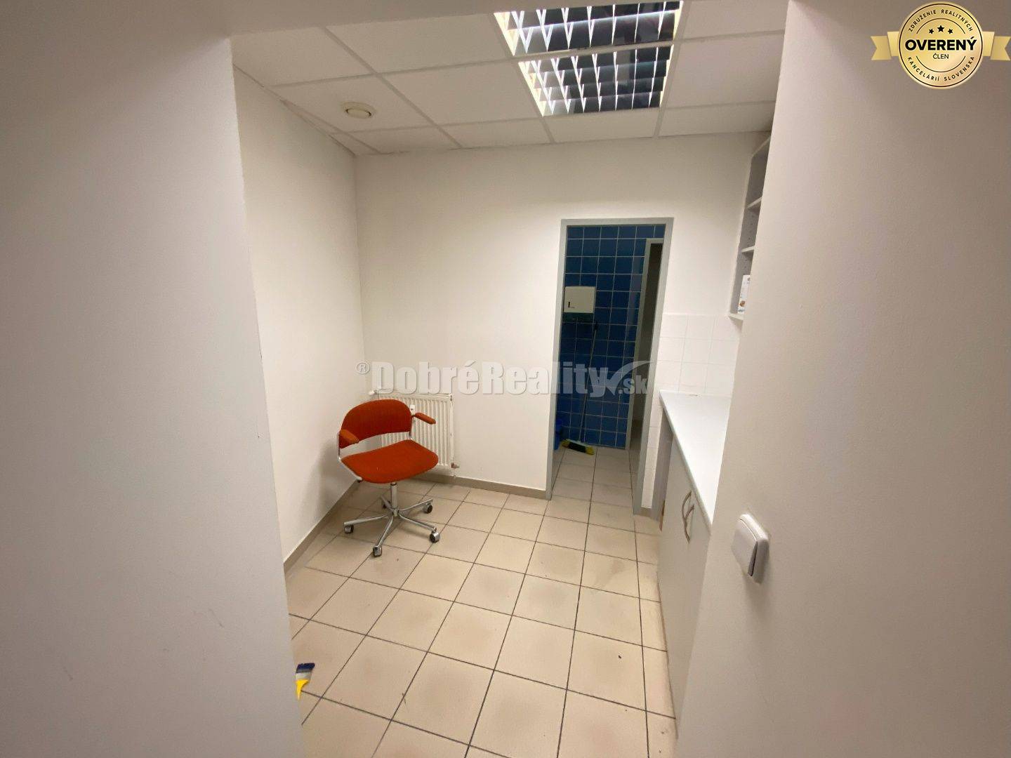 Na predaj pekná komerčná budova v centre mesta Lučenec