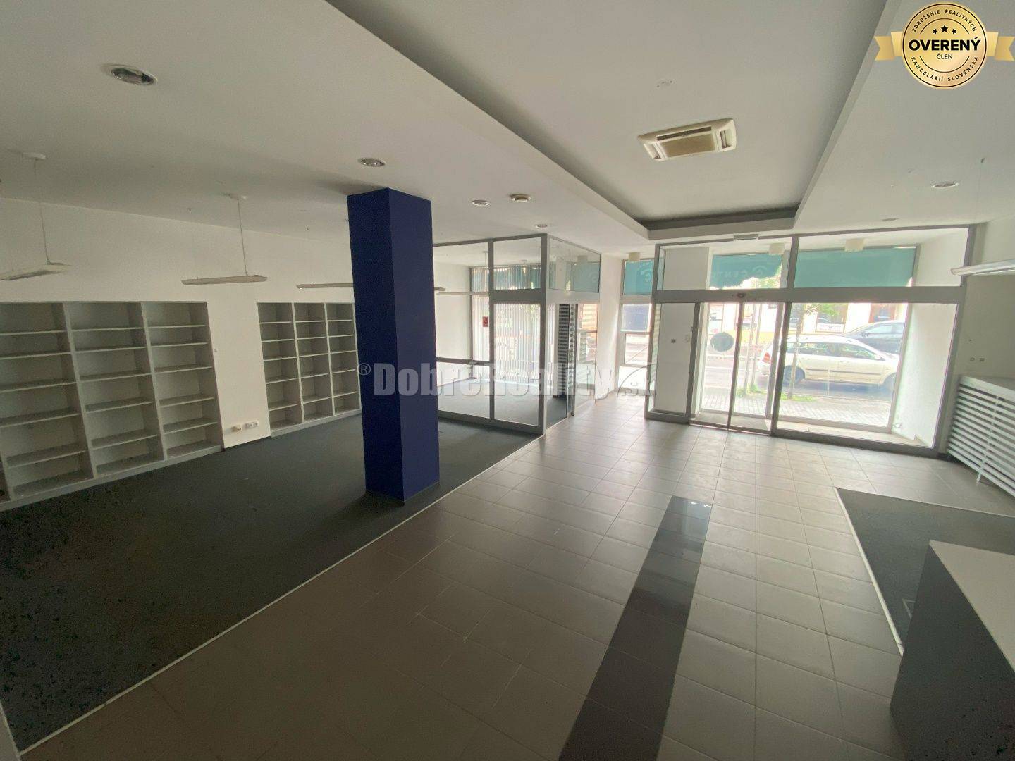 Na predaj pekná komerčná budova v centre mesta Lučenec