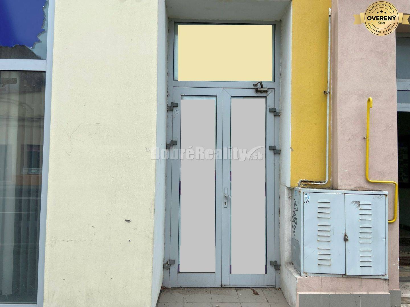 Na predaj pekná komerčná budova v centre mesta Lučenec