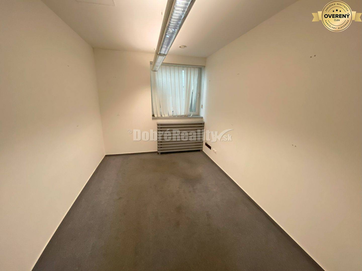 Na predaj pekná komerčná budova v centre mesta Lučenec