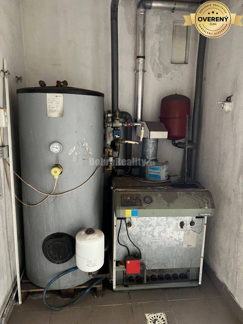 Ponúkame Vám komerčné priestory , priemyselný areál v Prievidzi