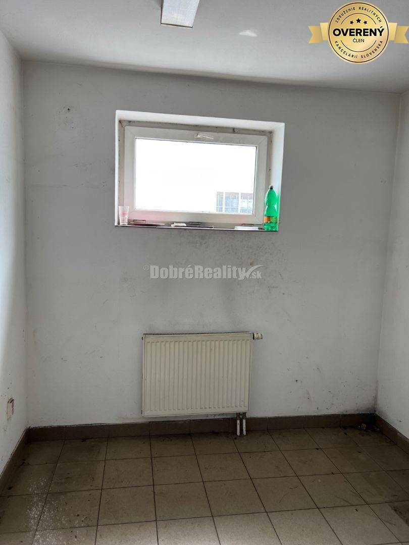 Ponúkame Vám komerčné priestory , priemyselný areál v Prievidzi