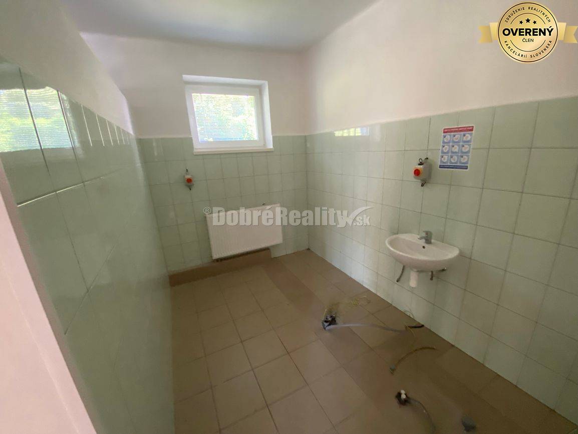 Na prenájom rôzne lukratívne komerčné priestory v multifunkčnom areáli