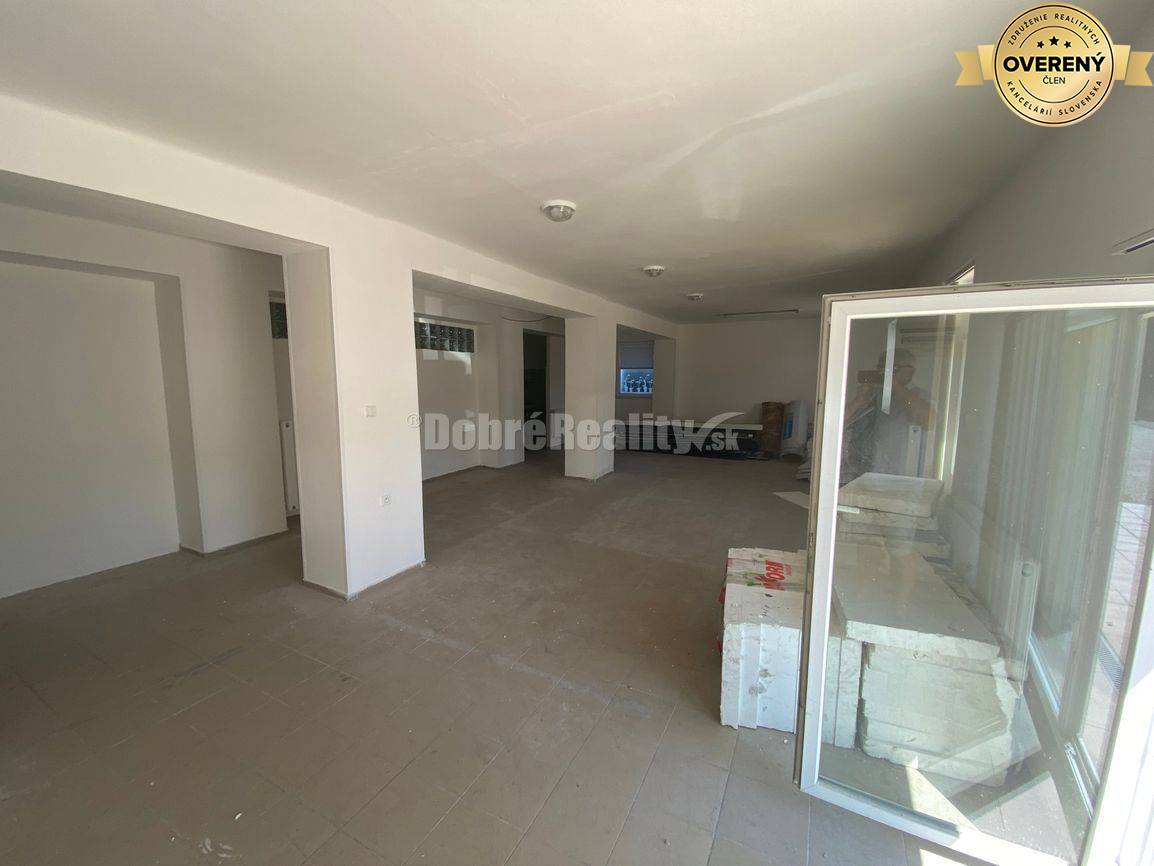 Na prenájom rôzne lukratívne komerčné priestory v multifunkčnom areáli