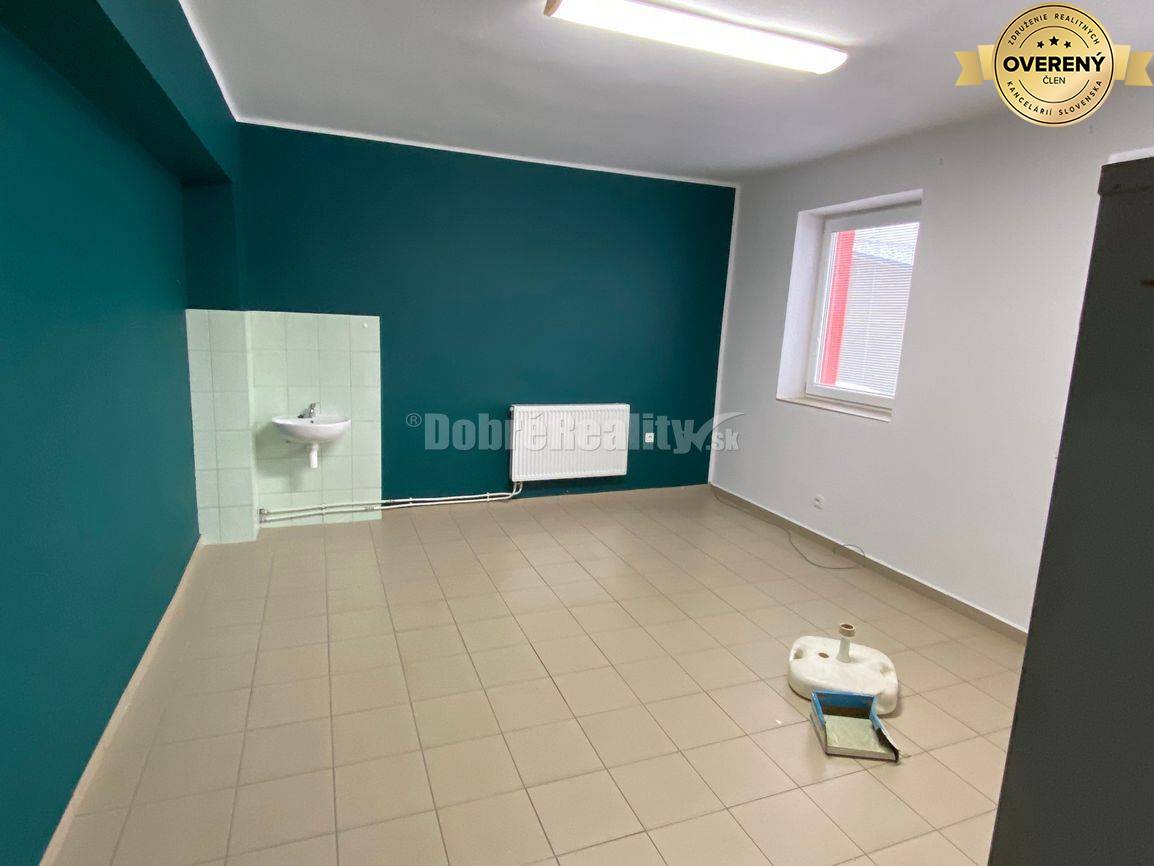 Na prenájom rôzne lukratívne komerčné priestory v multifunkčnom areáli