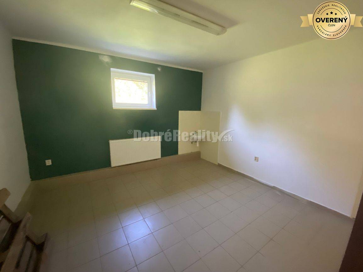 Na prenájom rôzne lukratívne komerčné priestory v multifunkčnom areáli