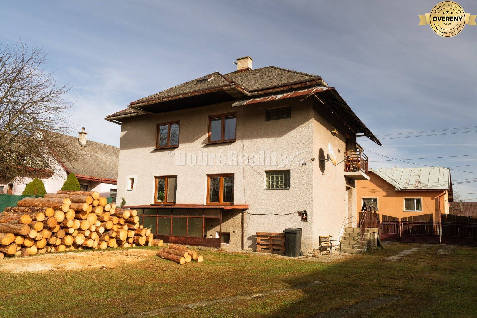 ZNÍŽILI SME PRE VÁS CENU! Veľkometrážny rodinný dom s projektom jeho r