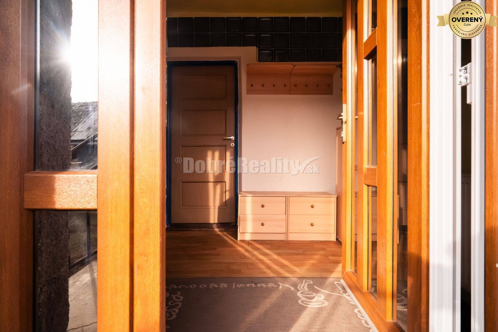 ZNÍŽILI SME PRE VÁS CENU! Veľkometrážny rodinný dom s projektom jeho r