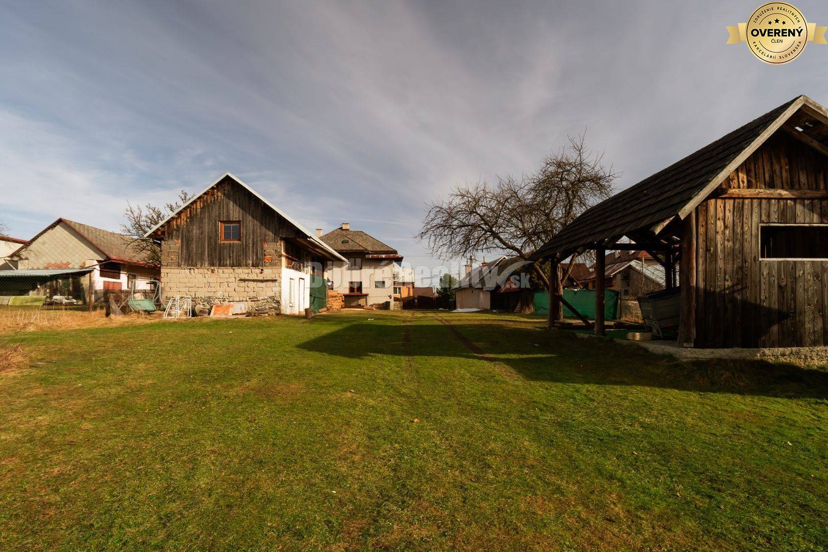 ZNÍŽILI SME PRE VÁS CENU! Veľkometrážny rodinný dom s projektom jeho r