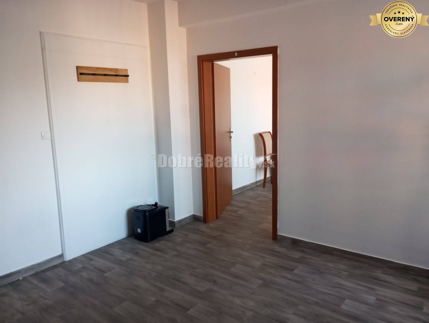 Podnikateľské priestory v srdci Šale na prenájom