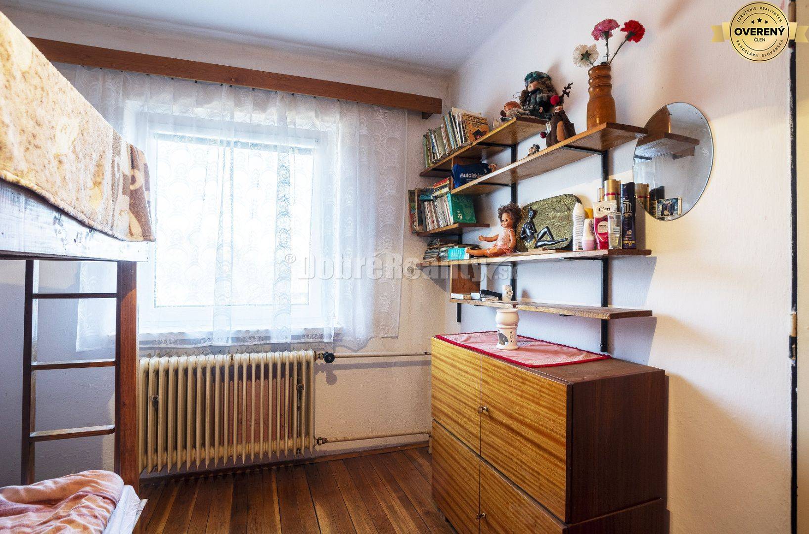 PREDAJ Rodinný dom s veľkým pozemkom a vlastnou studňou, Sklené, okres