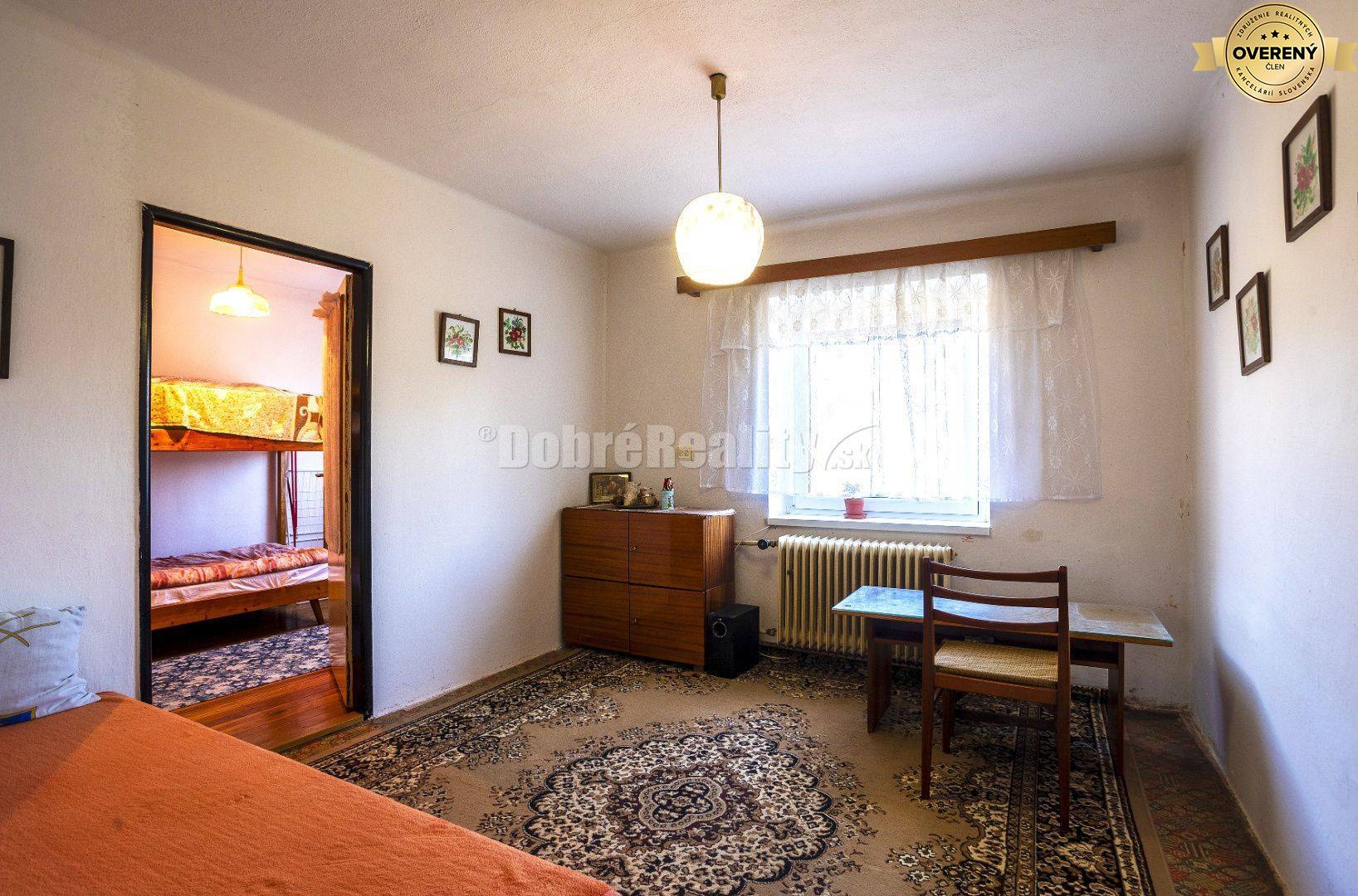 PREDAJ Rodinný dom s veľkým pozemkom a vlastnou studňou, Sklené, okres