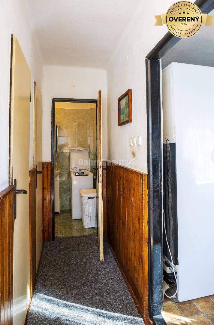 PREDAJ Rodinný dom s veľkým pozemkom a vlastnou studňou, Sklené, okres