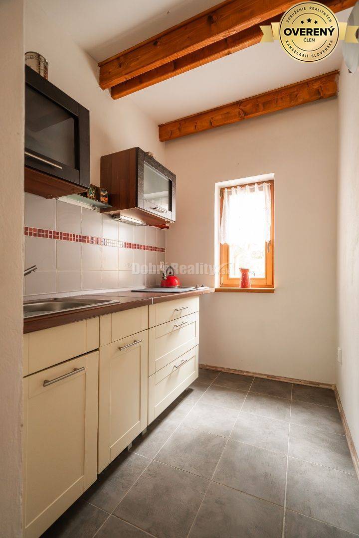 PREDAJ: Chata s terasou v Národnom parku Nízke Tatry, 79 m2, Nemecká -