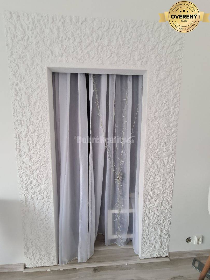 Dobré reality - na predaj priestor na prízemí 42.30m2 s výkladom do ul