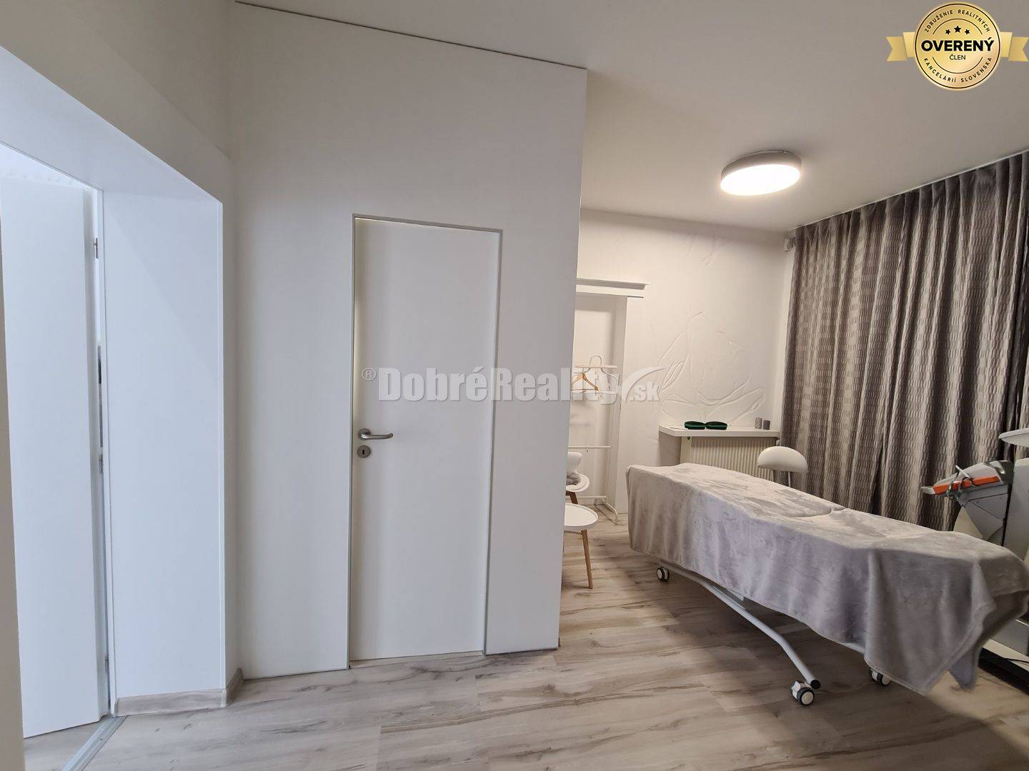 Dobré reality - na predaj priestor na prízemí 42.30m2 s výkladom do ul