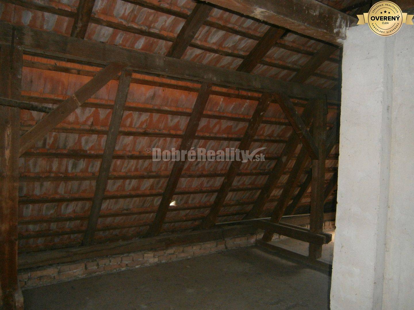 ZVÝHODNENÁ CENA ! V rekreačnej obci Čechy rodinný dom na predaj, vhodn