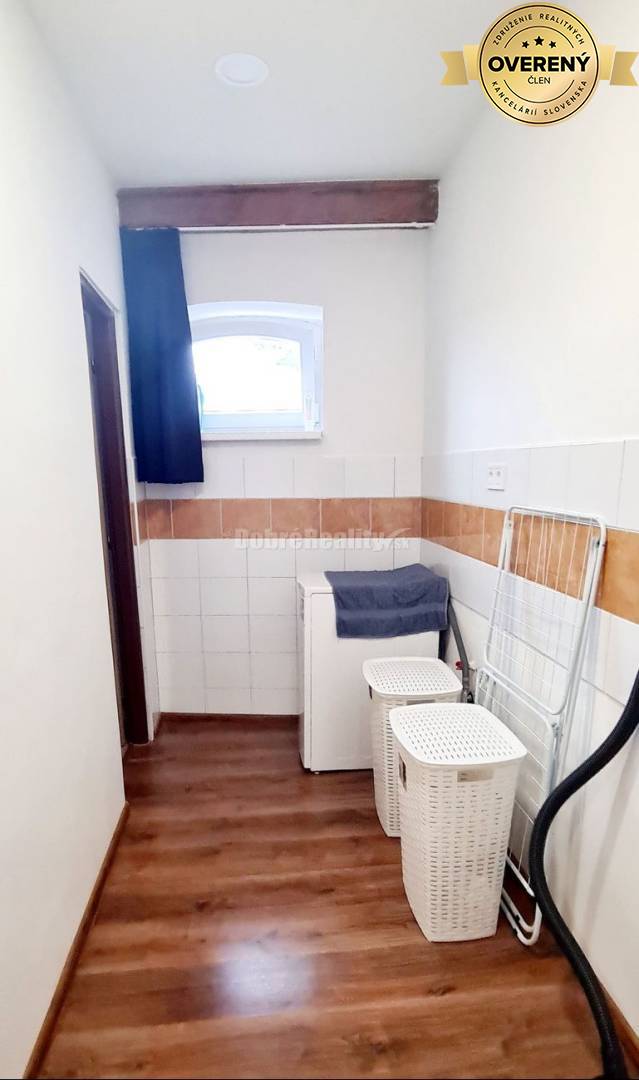 REZERVOVANÉ-objekt na bývanie aj podnikanie v centre obce Tešedíkovo,