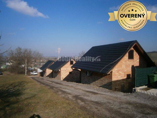 Chatkový komplex šiestich chát na predaj v obci Podhájska !