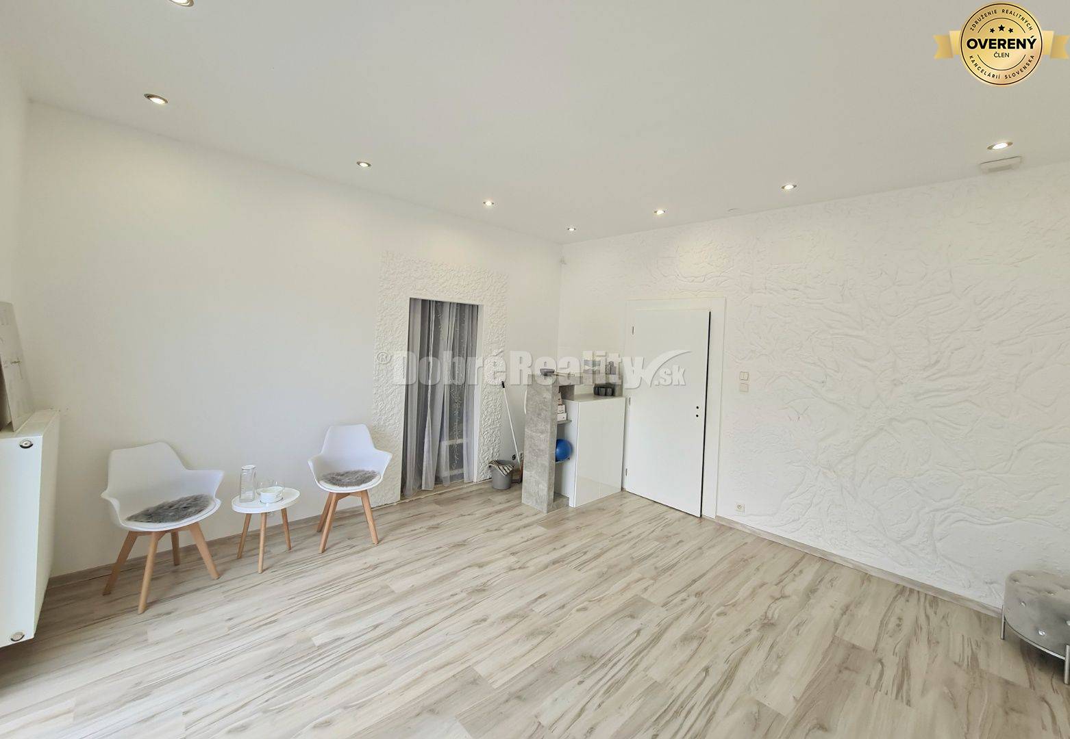 Dobré reality-na prenájom dobre viditeľný priestor na prízemí 42.30m2