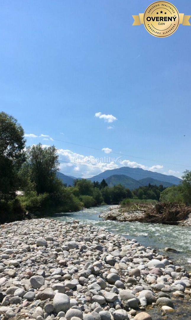Dobré reality Vám ponúkajú na predaj obývateľnú chatu v krásnej lokal