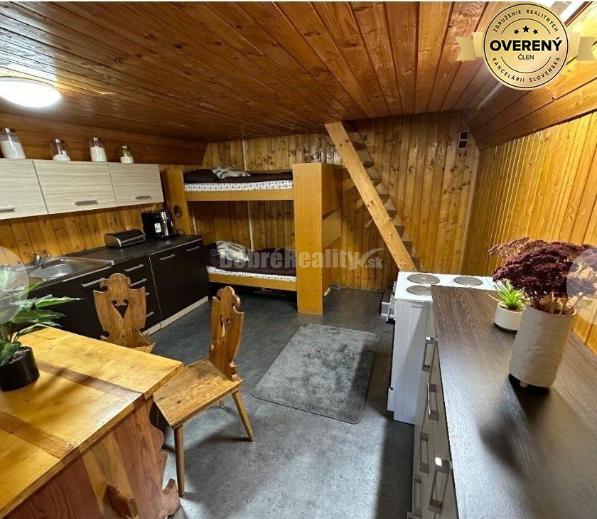 Dobré reality Vám ponúkajú na predaj obývateľnú chatu v krásnej lokal