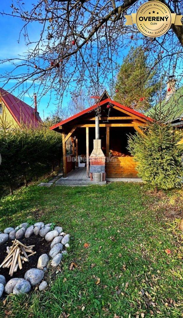 Dobré reality Vám ponúkajú na predaj obývateľnú chatu v krásnej lokal