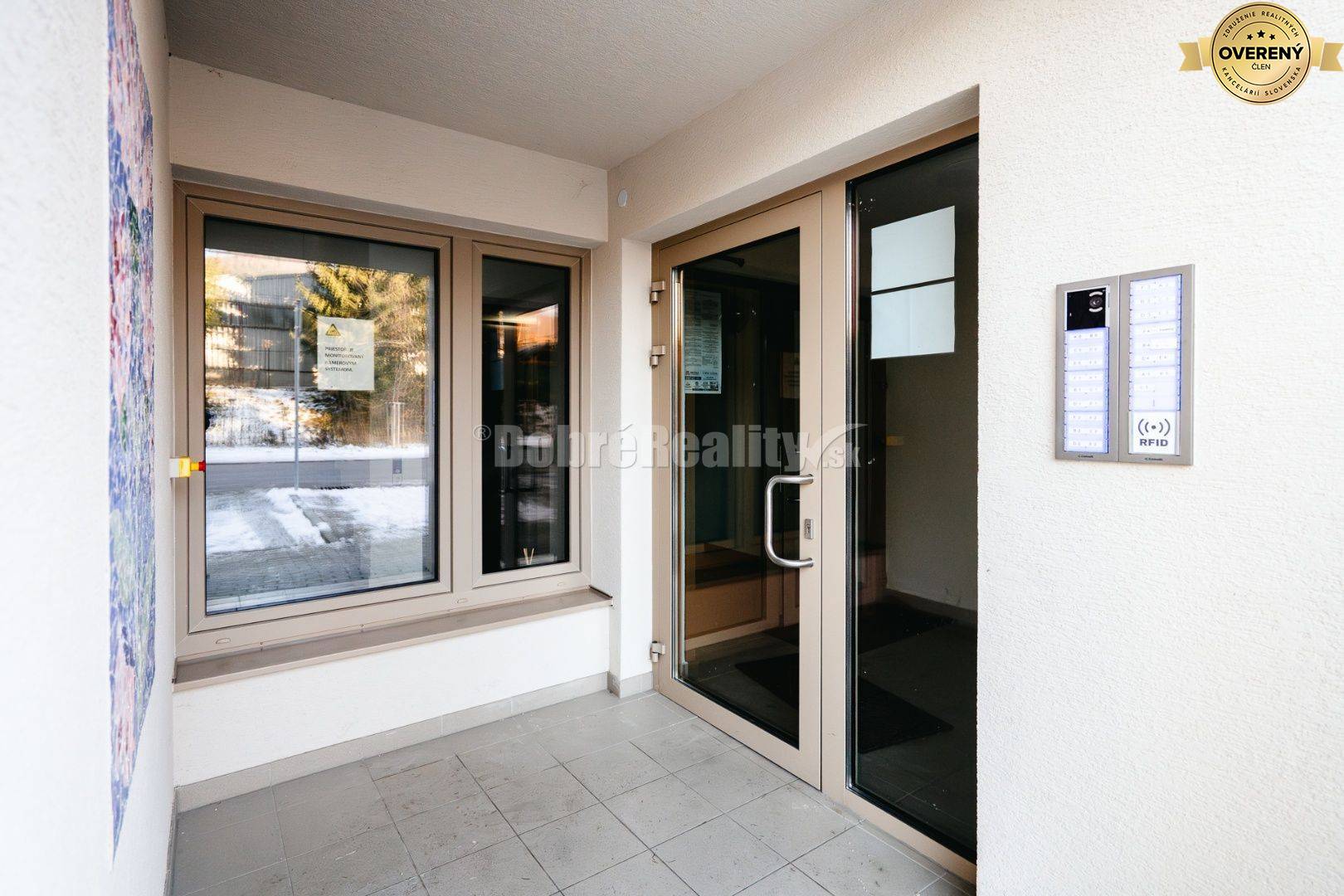 PREDAJ: Nadštandardný, zariadený 4 izbový byt v exkluzívnej rezidencii