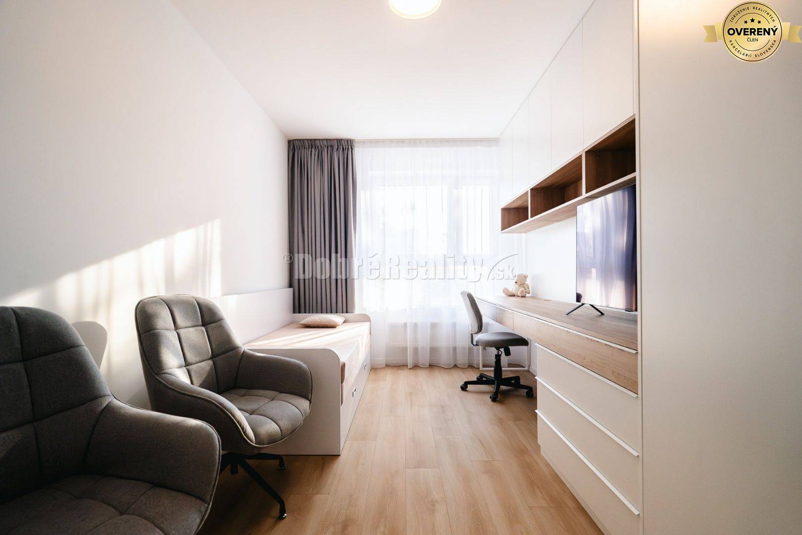 PREDAJ: Nadštandardný, zariadený 4 izbový byt v exkluzívnej rezidencii