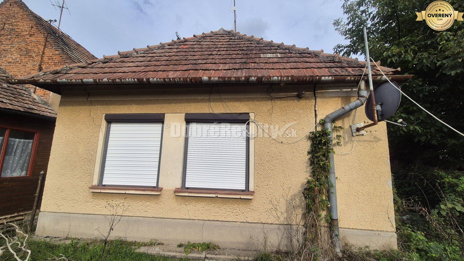 Veľký pozemok s domom.