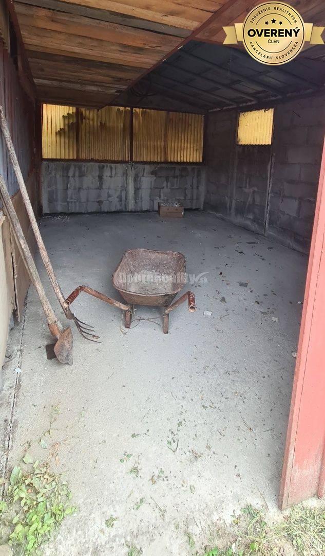 Dobré reality- široký pozemok 754m2 v pokojnej ulici v obce Tešedíkovo