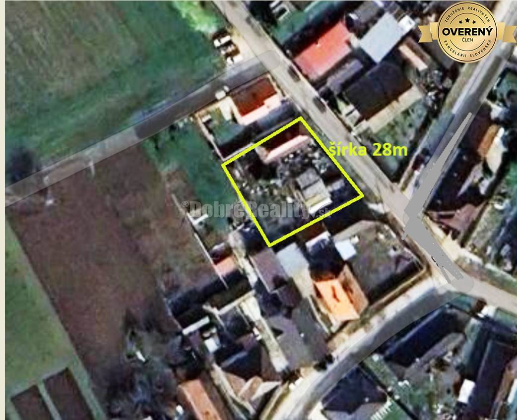 Dobré reality- široký pozemok 754m2 v pokojnej ulici v obce Tešedíkovo