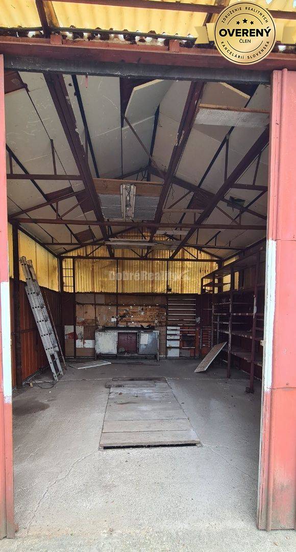 Dobré reality- široký pozemok 754m2 v pokojnej ulici v obce Tešedíkovo