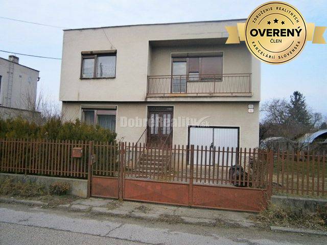 Dobré reality ponúkajú Rodinný dom v centre mesta Hurbanovo na predaj