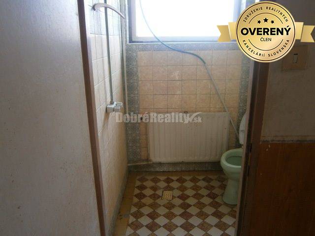 Dobré reality ponúkajú Rodinný dom v centre mesta Hurbanovo na predaj