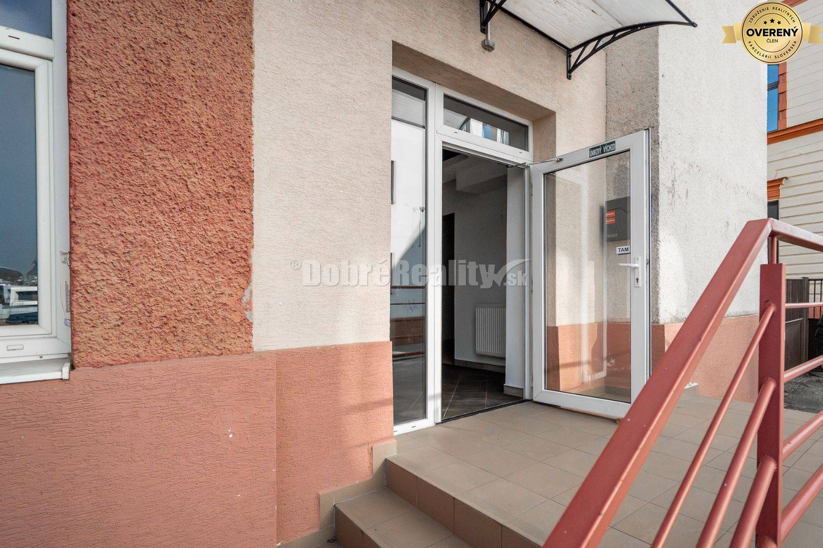 PRENÁJOM: Atraktívny prevádzkový priestor so samostatným vstupom, 262