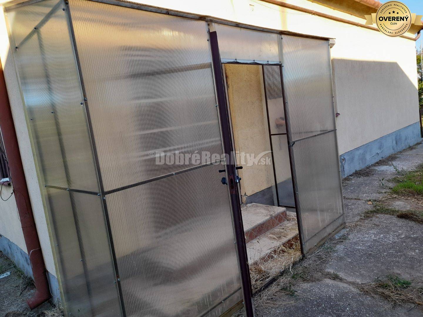 Rodinný dvojdom Zemné